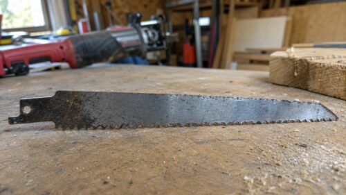 signs of dull saw blade